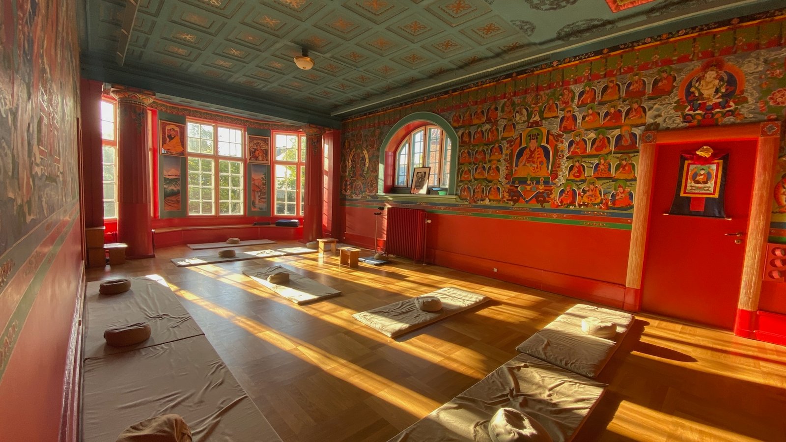 Diamantvejsbuddhismen: Buddhas tidløse visdom gennem meditation i hverdagen