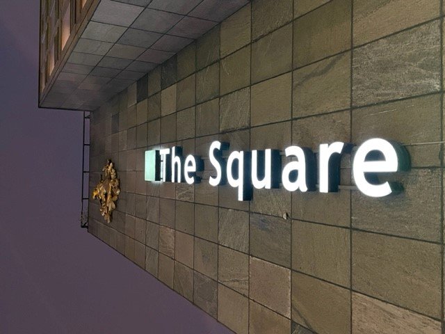 Kalejdoskopisk sanseoplevelse på The Square : Se, Lyt og Smag!
